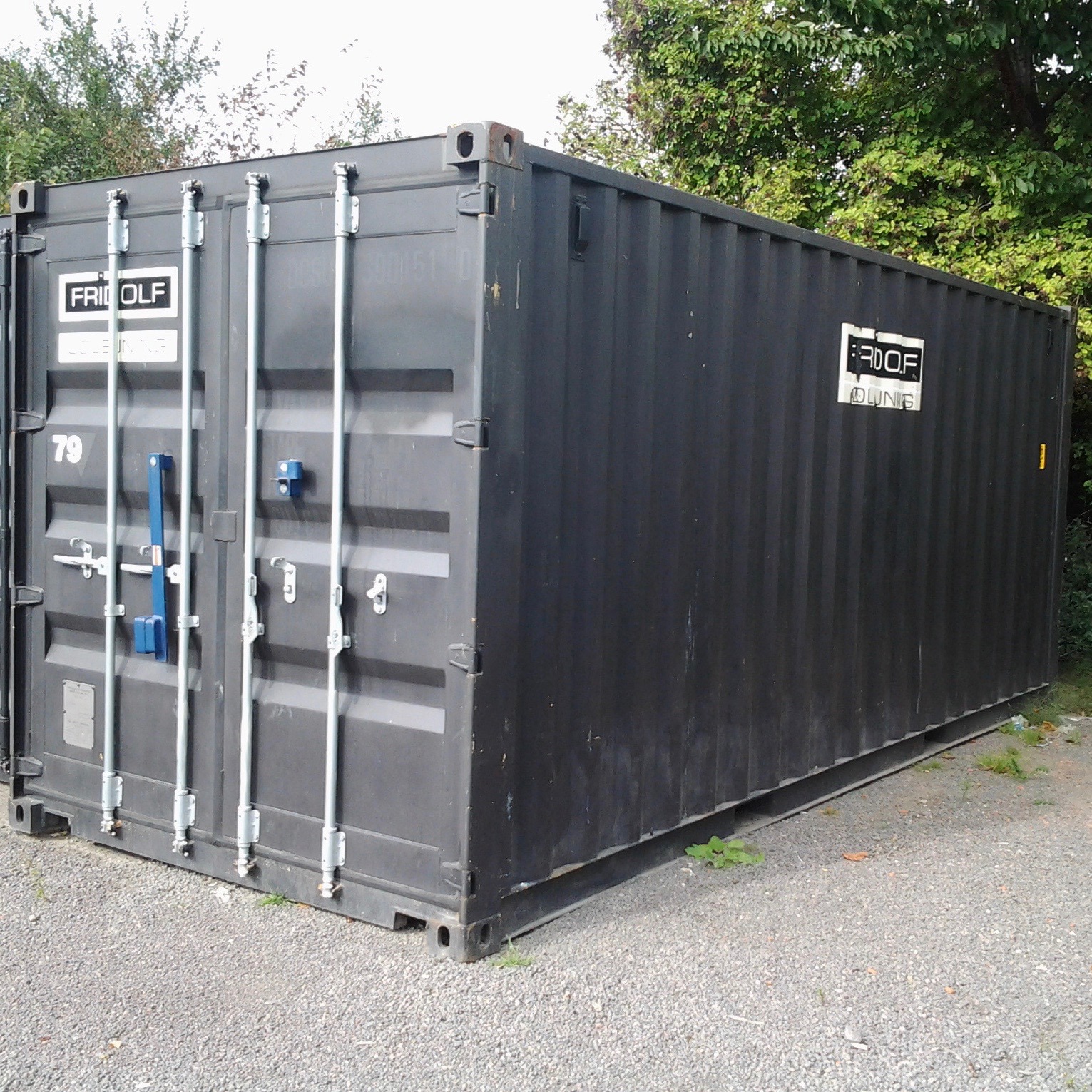 Containere