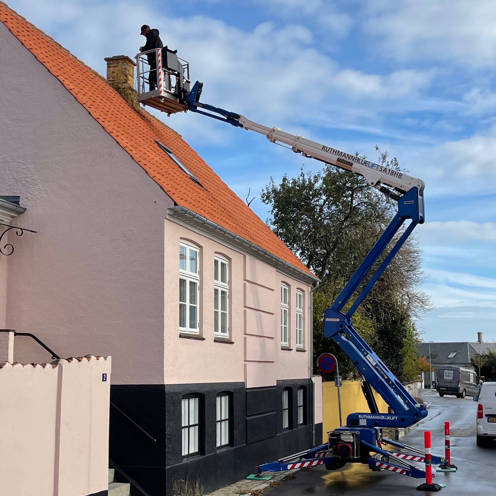 18 meter bæltelift (knækarmslift)