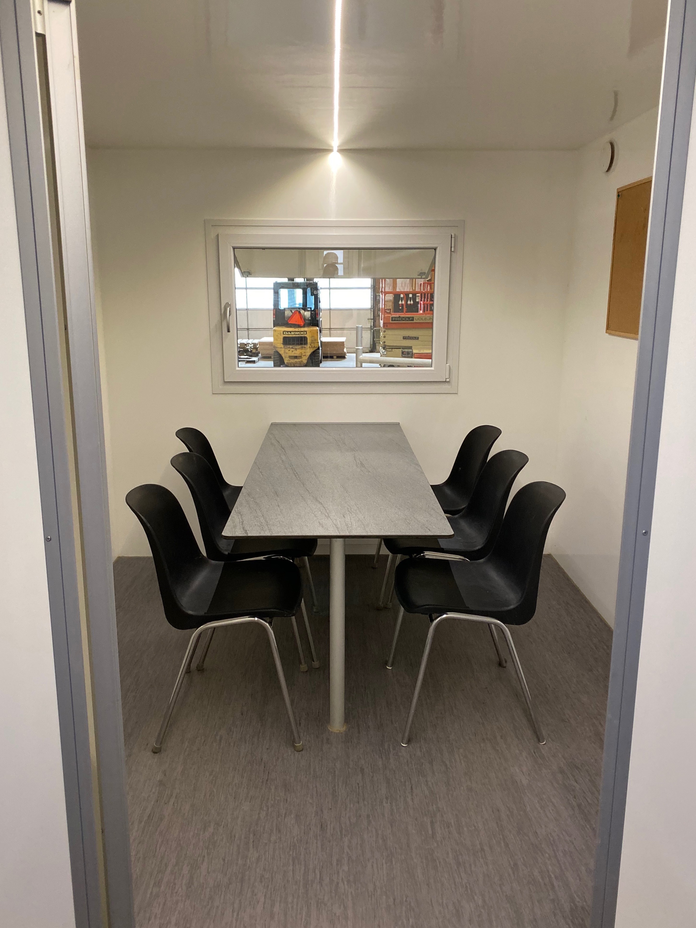 Mandskabsvogn m. spiseplads, skabe, toilet og bad - billede 6