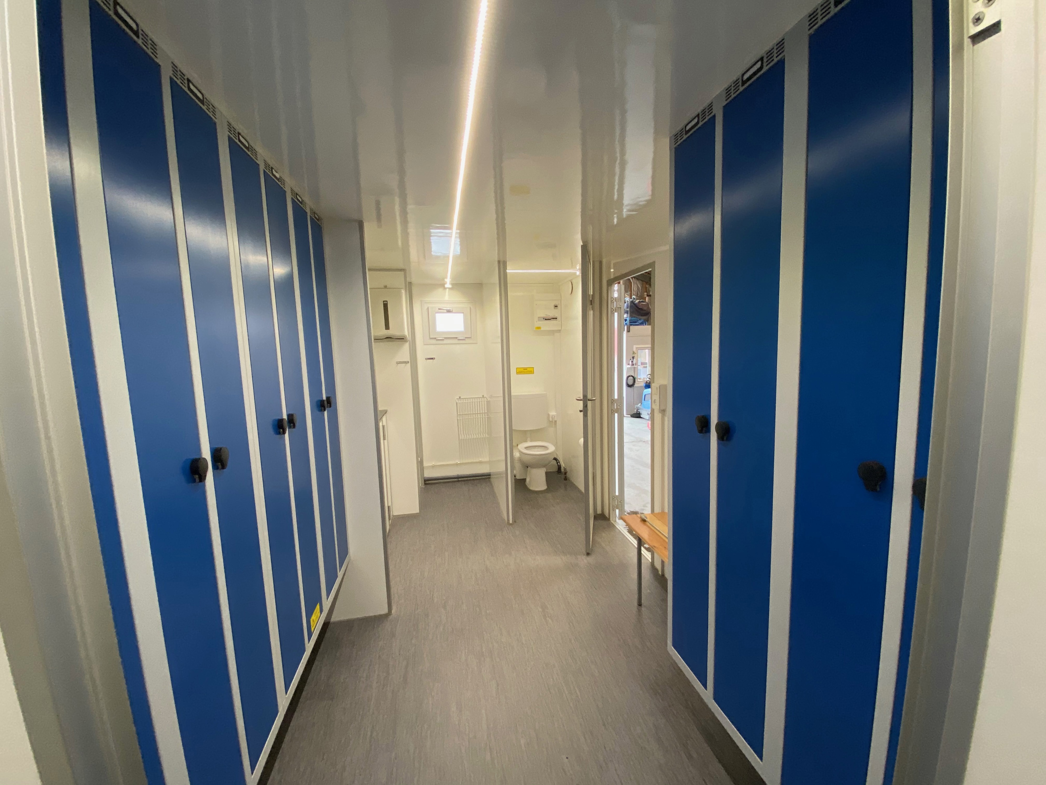 Mandskabsvogn m. spiseplads, skabe, toilet og bad - billede 4