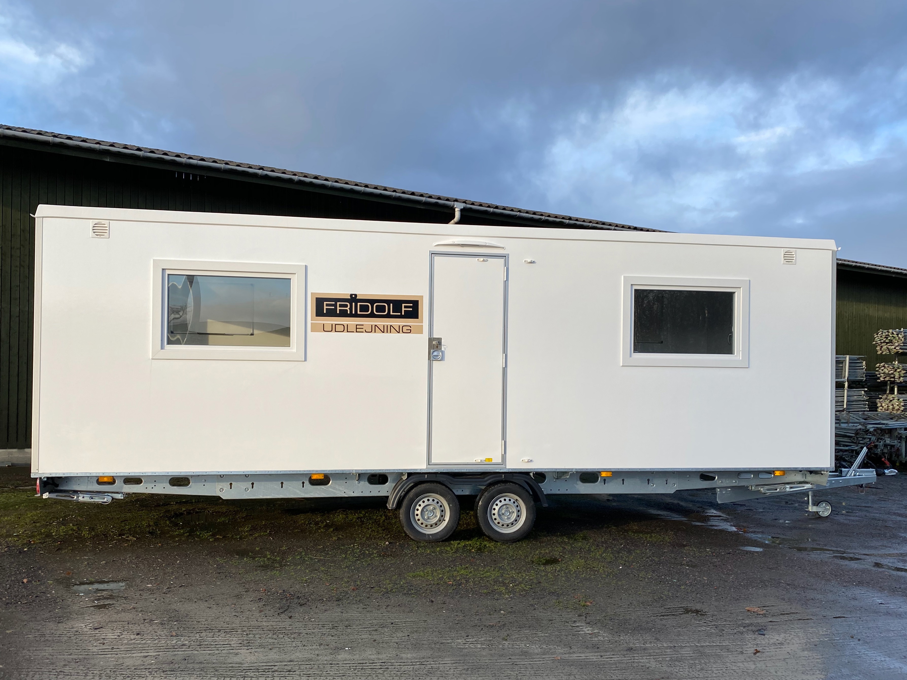 Kontorvogn med 2 rum og toilet